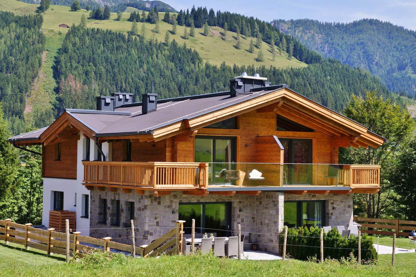 Chalet Schneeflocke Leogang-Buitenkant zomer