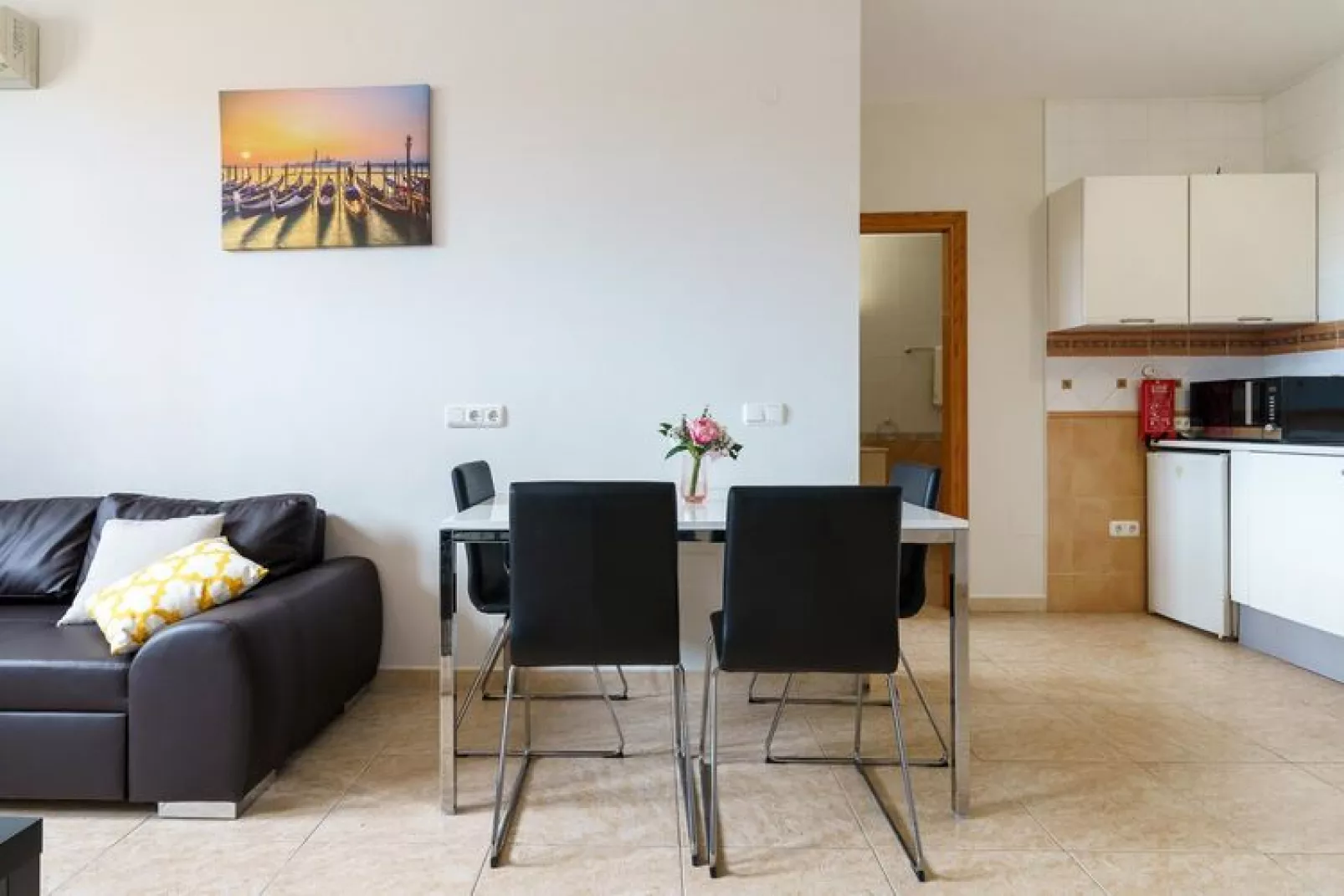 La Cala Boulevard Apartment 1 - CT 138-Woonkamer