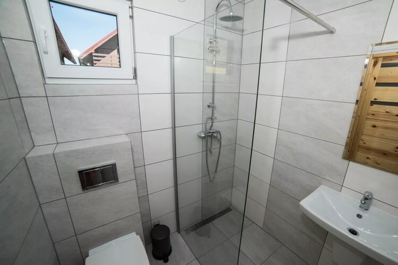 Domki STANDARD Jarosławiec-Badkamer