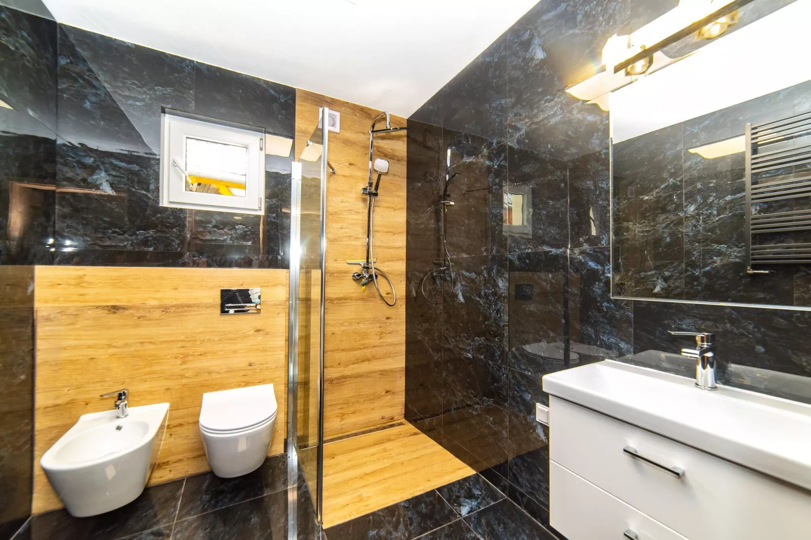 Domek LUX Jarosławiec-Badkamer
