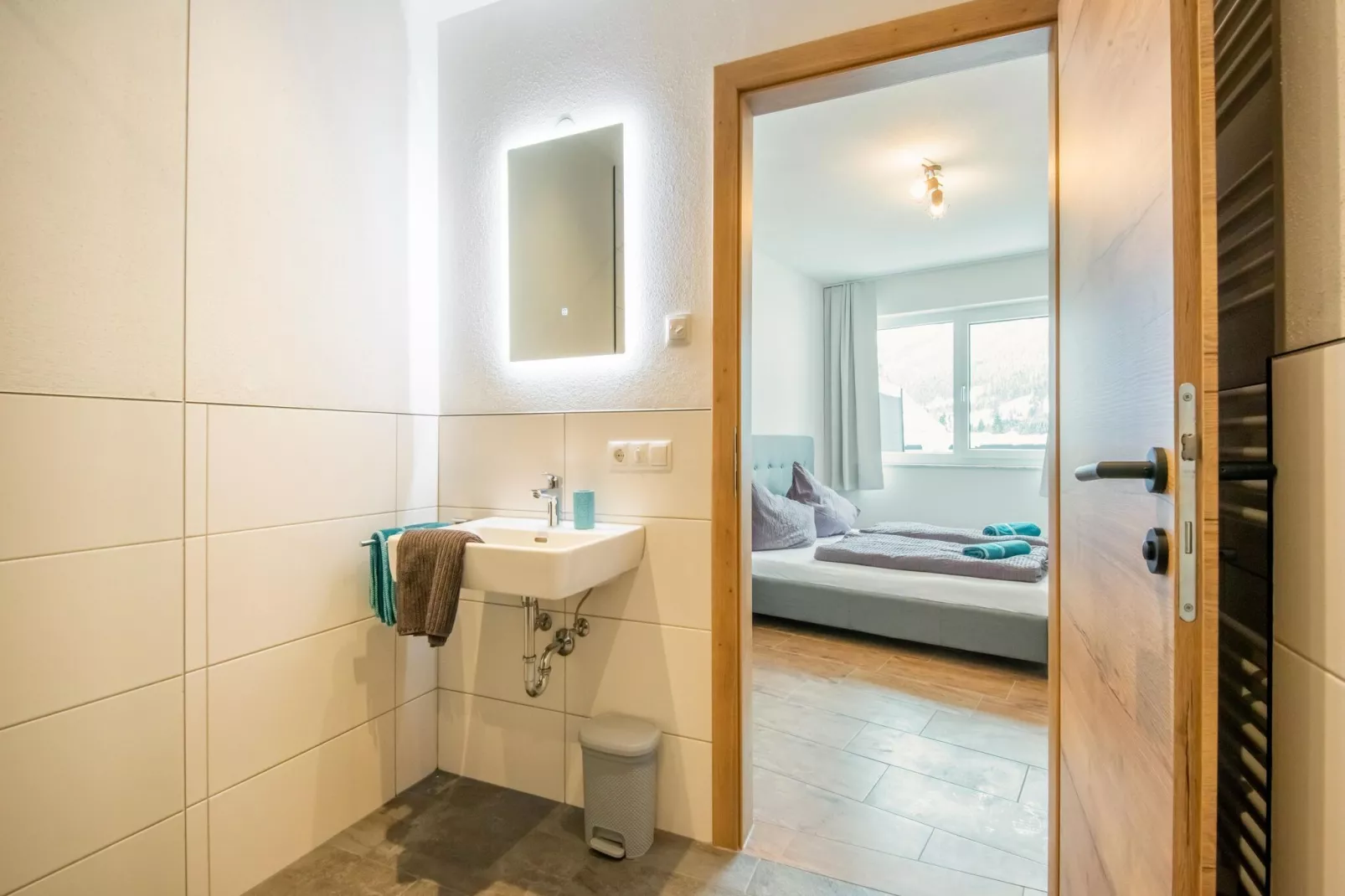 Apartment mit wunderschönem Bergblick und Balkon-Badkamer