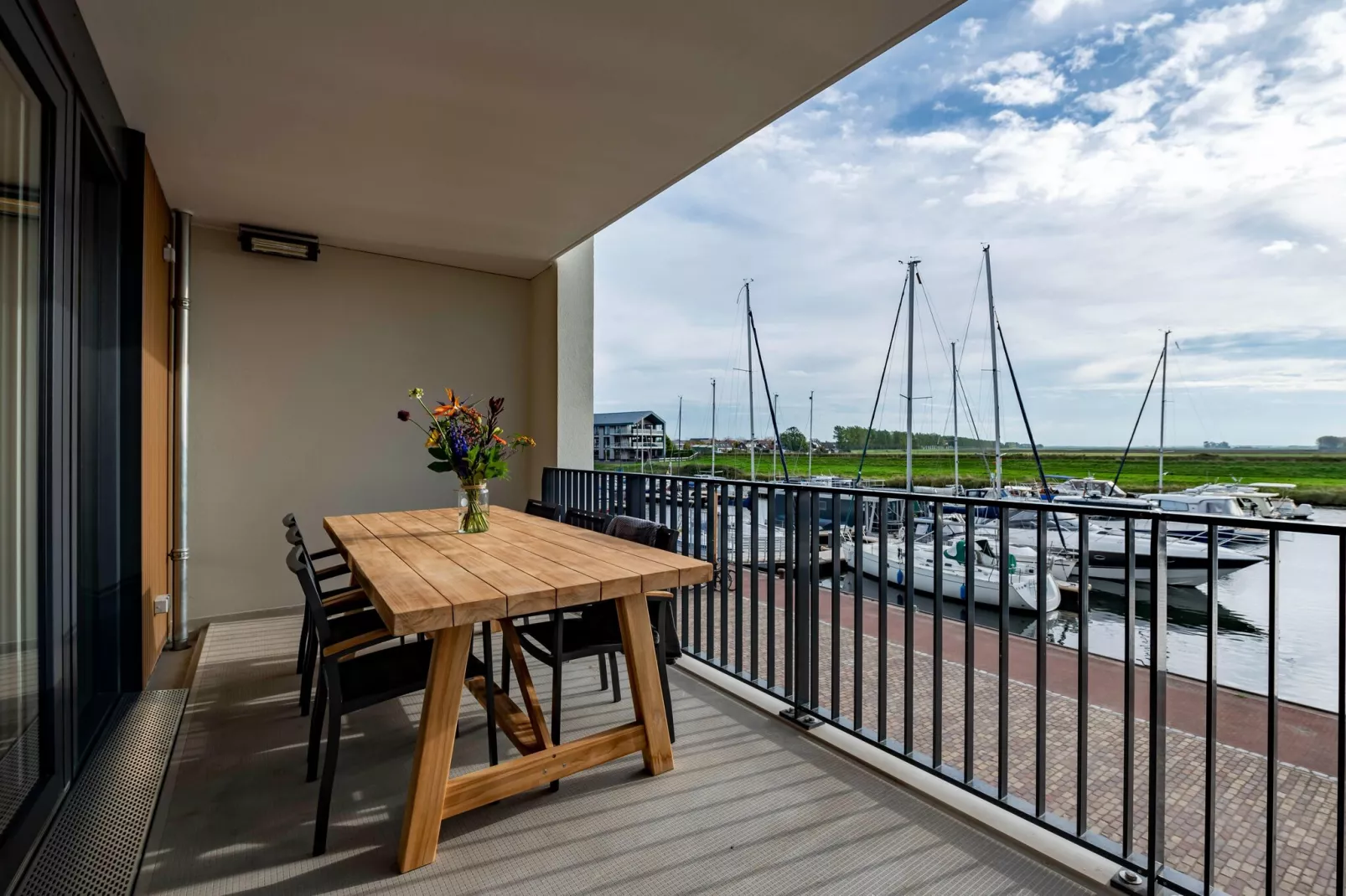 Harbour Loft 1i Résidence Marina havenzicht-Terrasbalkon