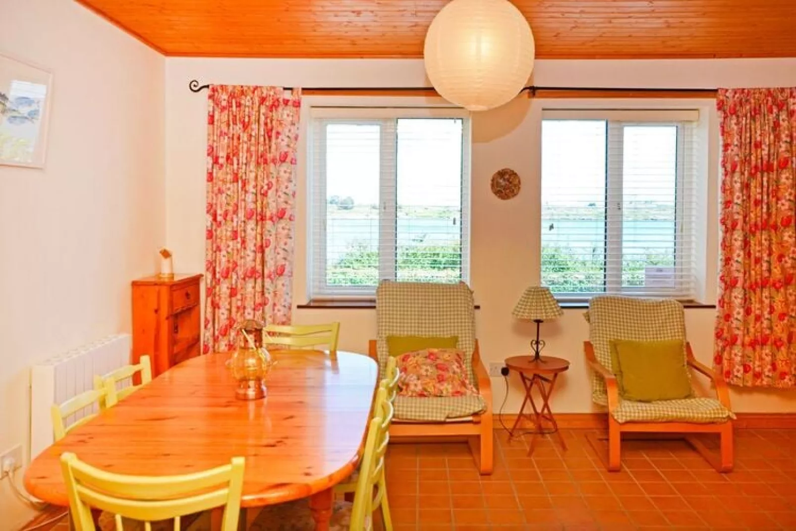 Apartment in Roundstone Co Galway Ireland-Eetkamer