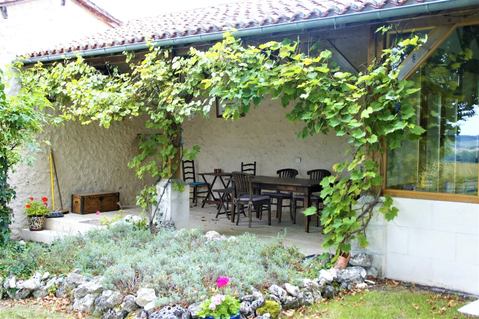 Maison de vacances Lusignac zonder gastverblijf-Terrasbalkon