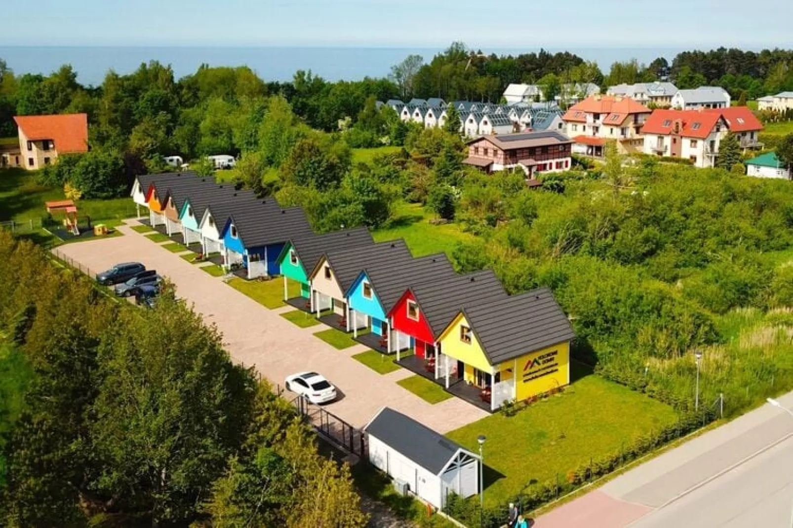 Kolorowe domki - domek 6-osobowy-Buitenlucht