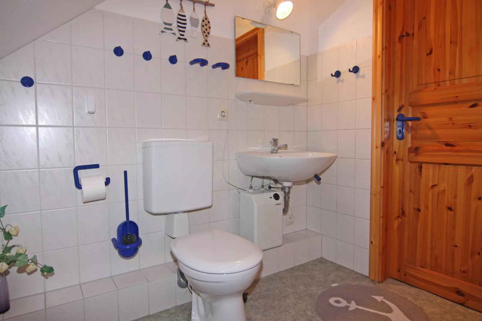 4-Raum über 2 Etagen / 105 m² / W 56b DG 4 P-Badkamer