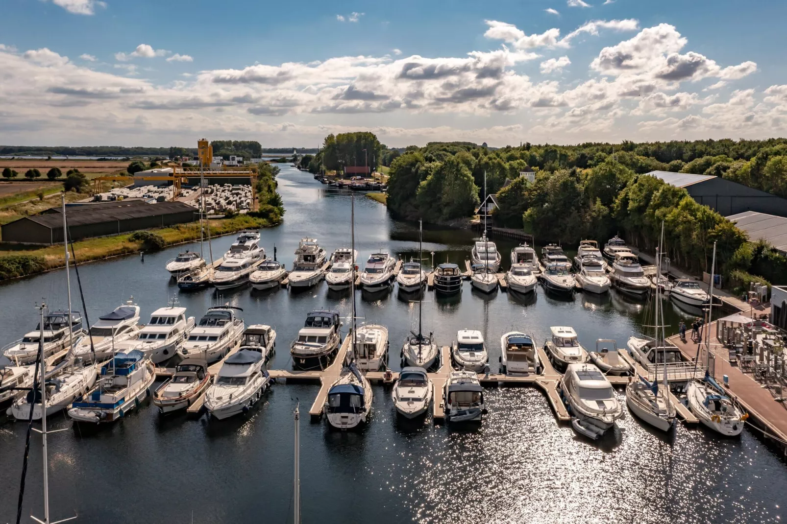 Harbour Loft 1i Résidence Marina havenzicht-Uitzicht zomer