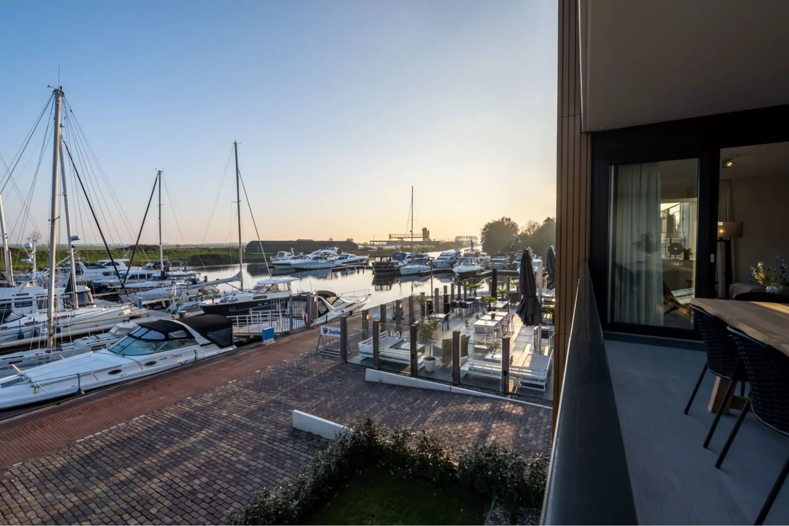 Harbour Loft 1K Residence Marina havenzicht-Uitzicht zomer