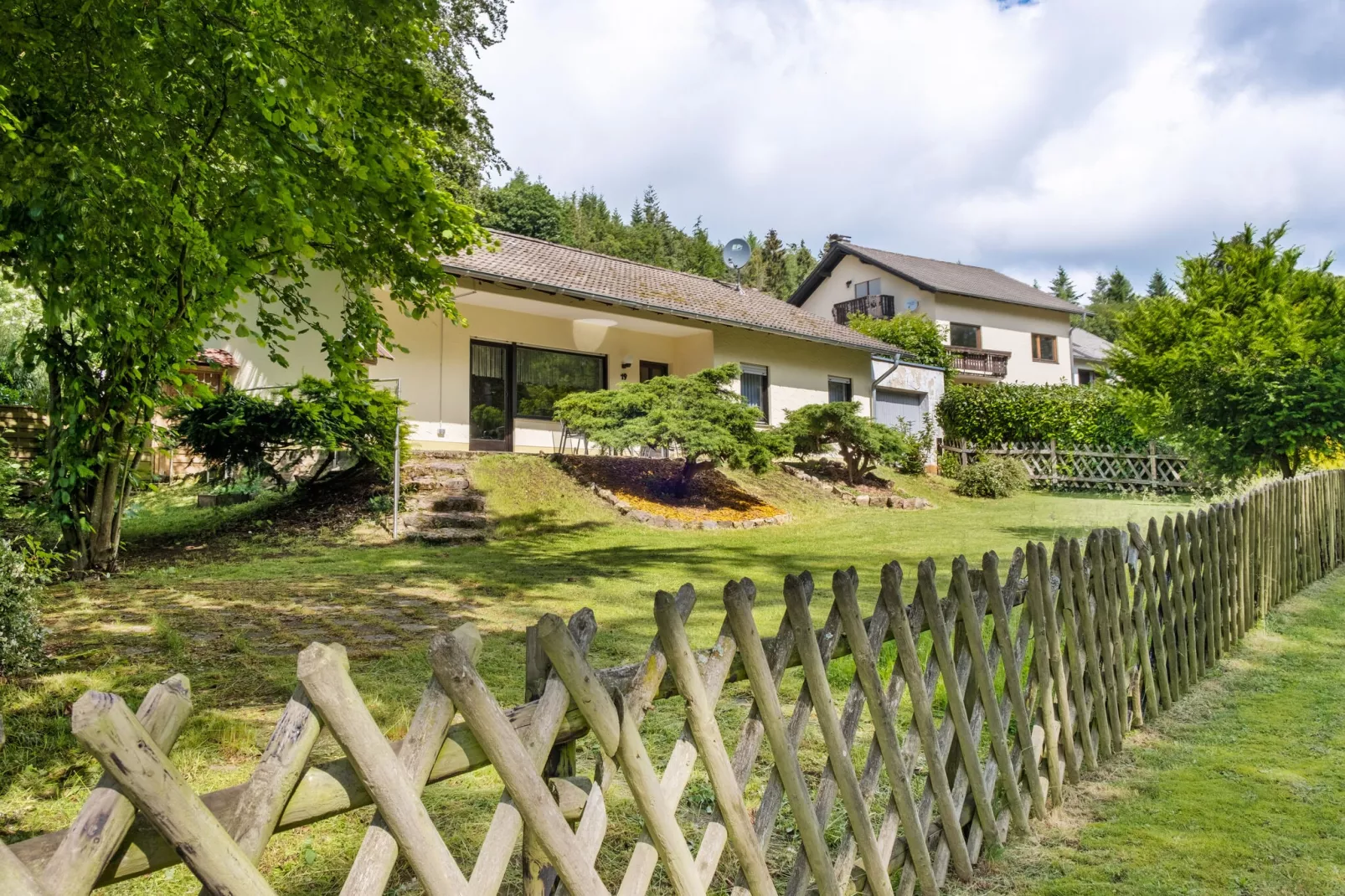 Eifel-Ferienhaus Rita Romag-Tuinen zomer