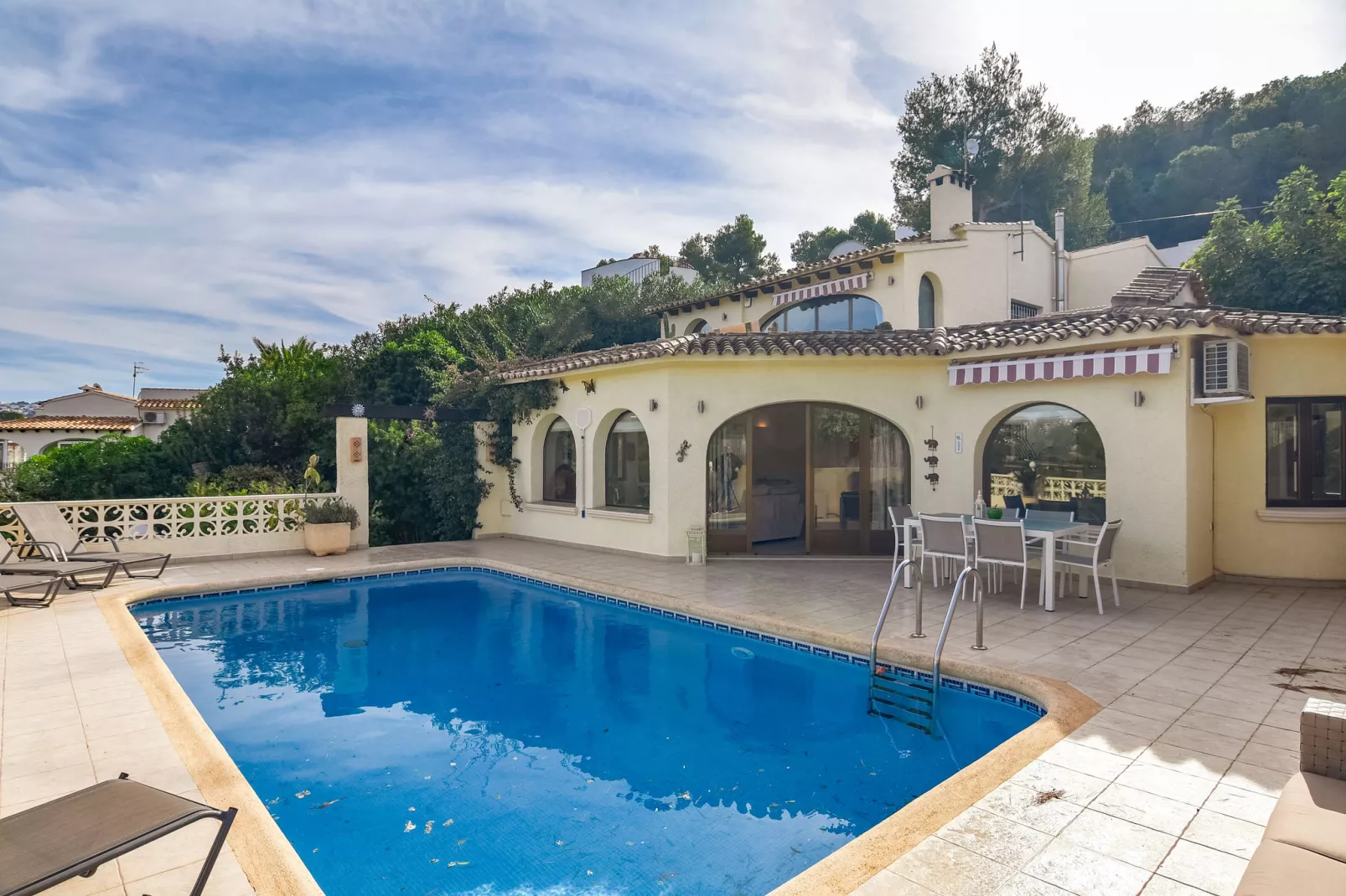 Villa Las Viñas	-Buitenkant zomer