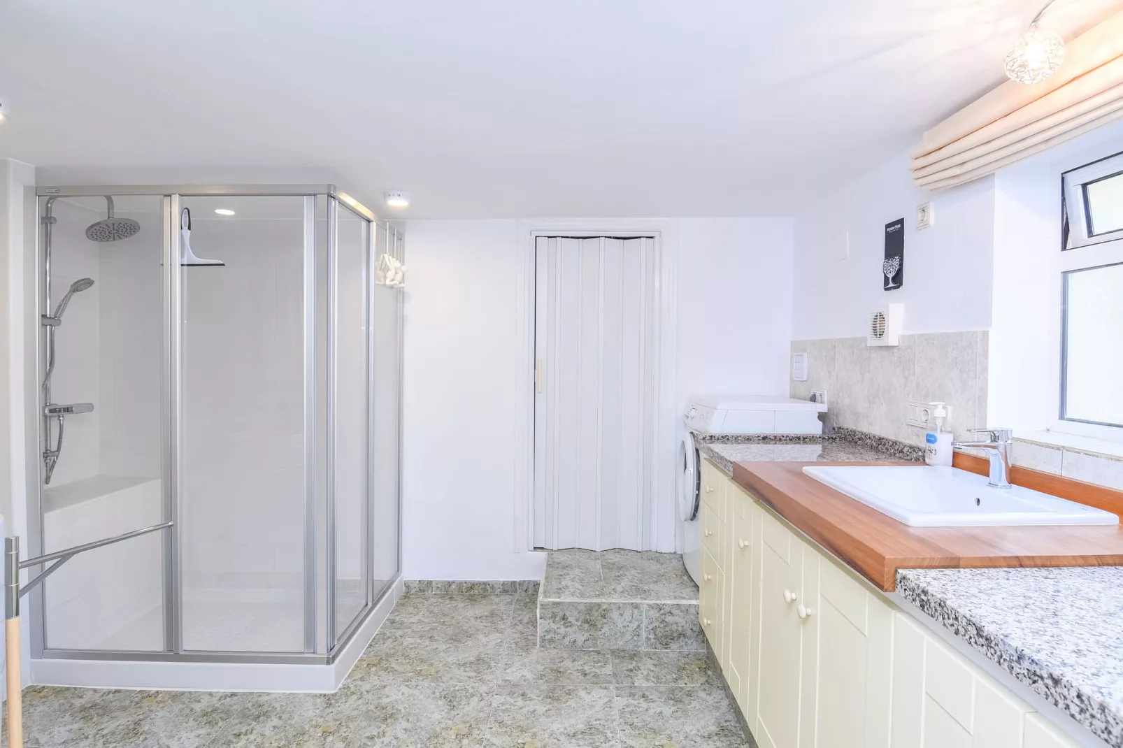 Villa Las Viñas	-Badkamer