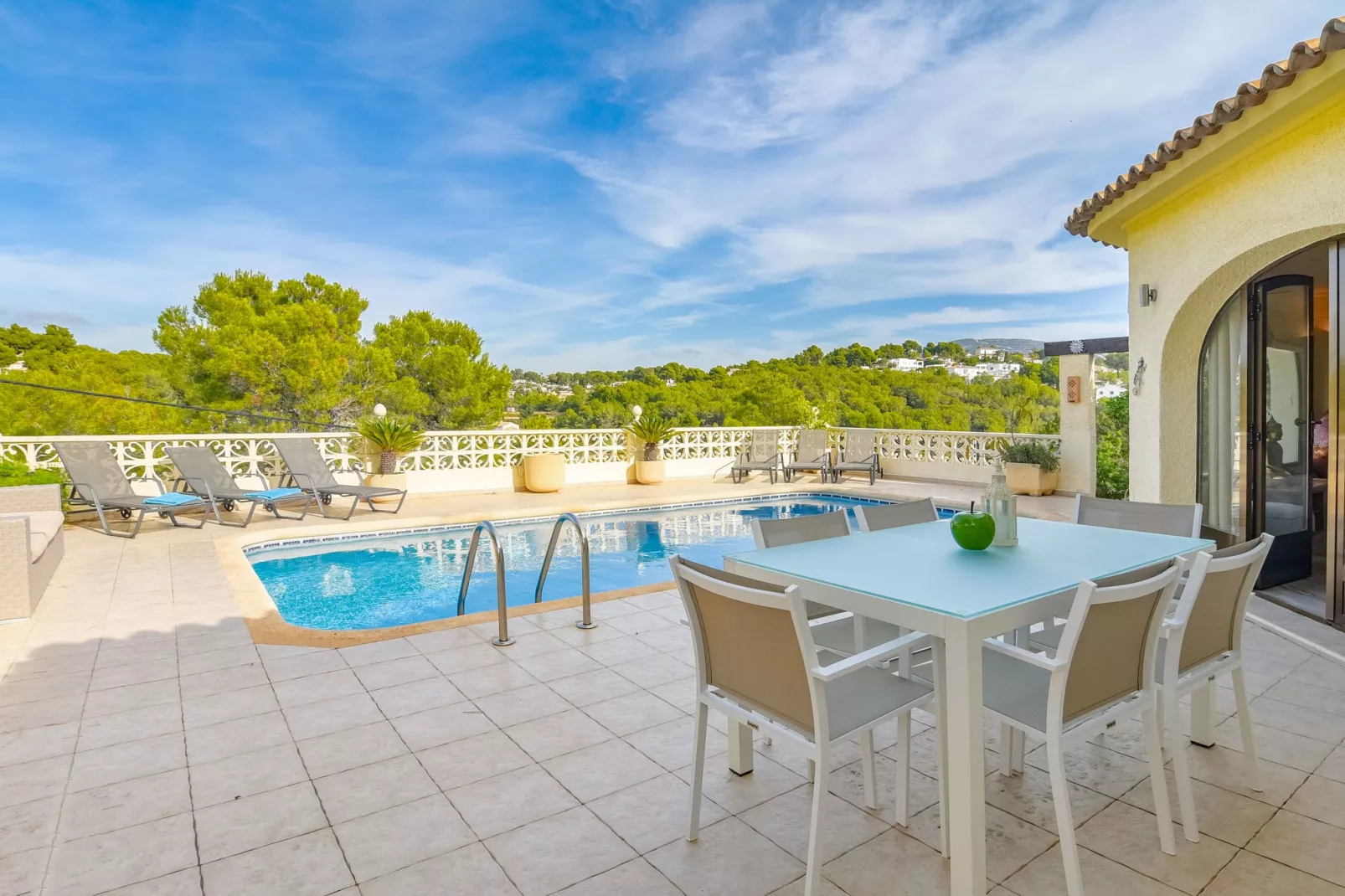 Villa Las Viñas	-Uitzicht zomer