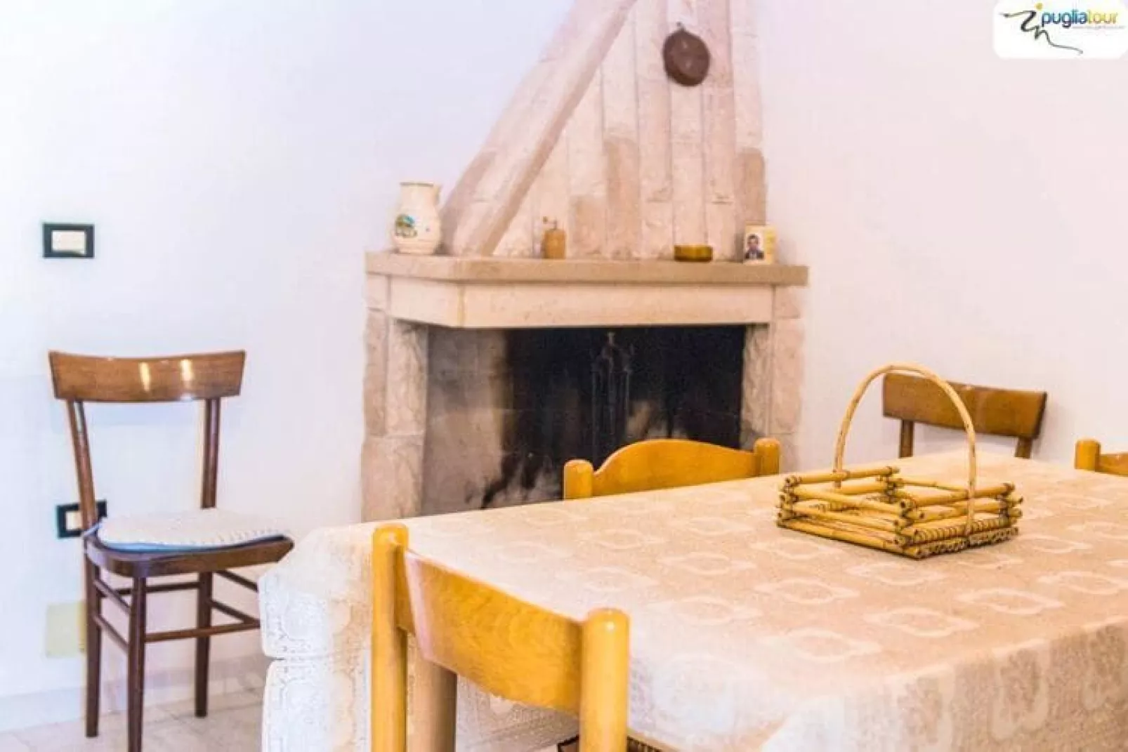 Trullo Cittadino Cisternino-Eetkamer