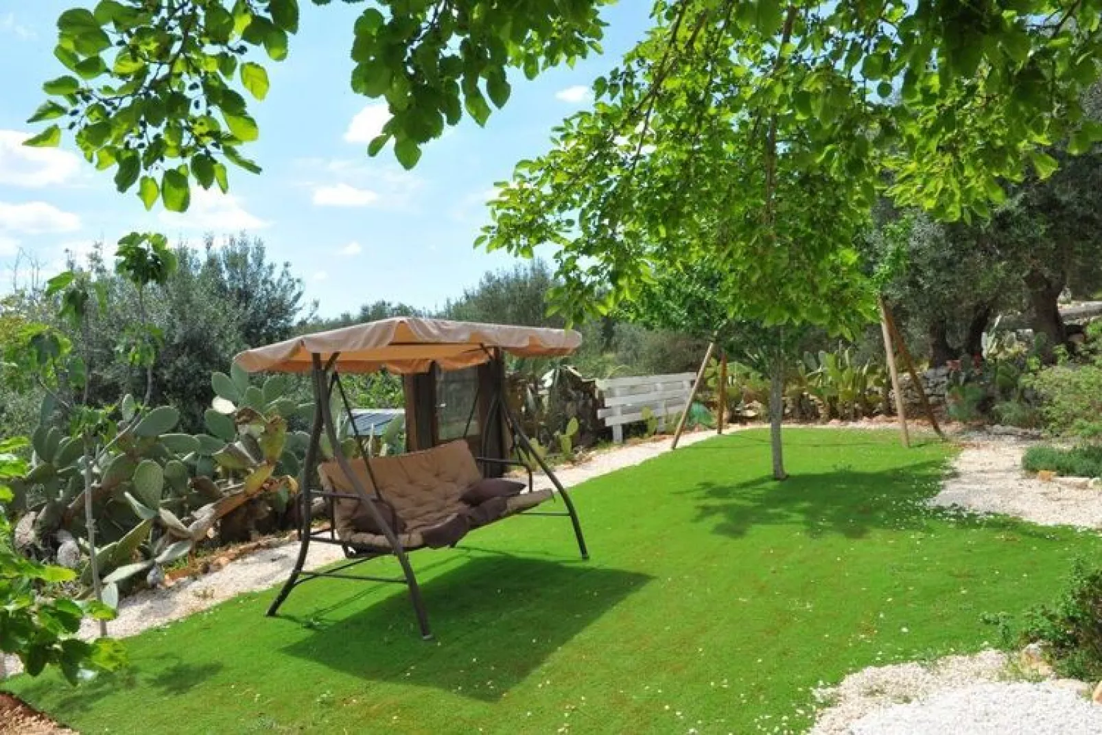 Tenuta Bianca Ostuni-Tuinen zomer