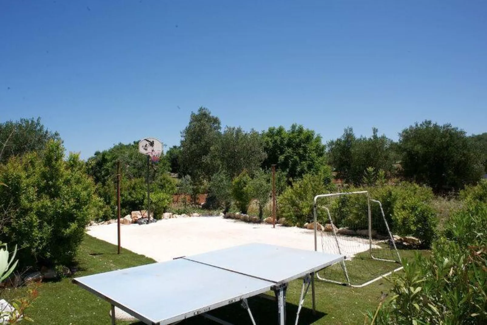 Tenuta Bianca Ostuni-Tuinen zomer