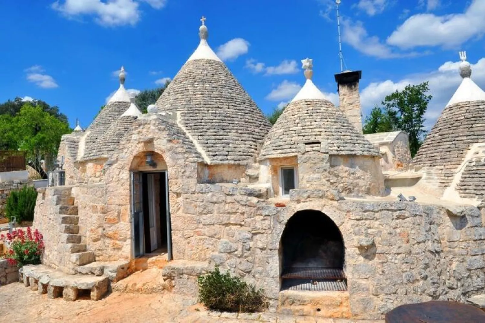 Tenuta Bianca Ostuni-Buitenkant zomer