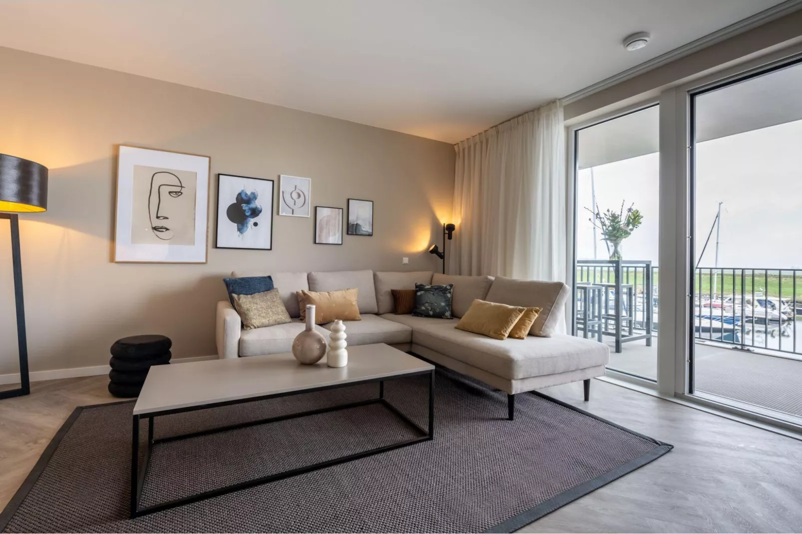 Harbour Loft1J-havenzicht-Woonkamer