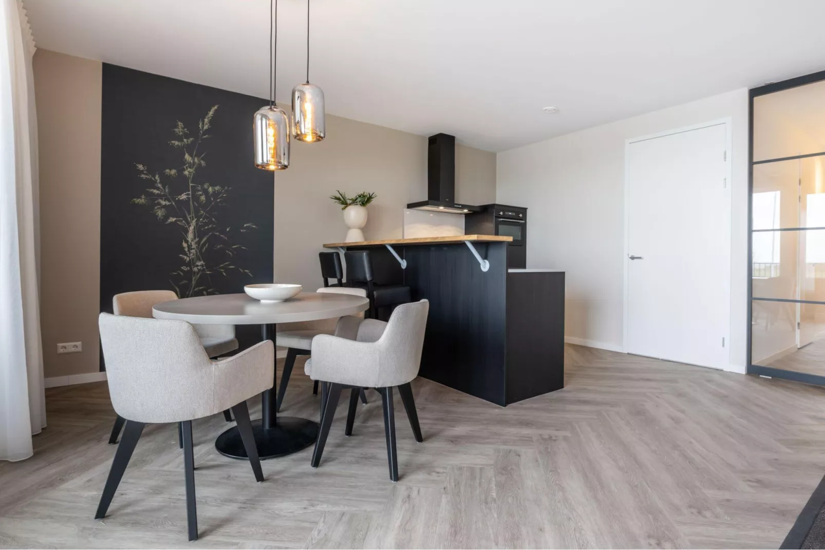 Harbour Loft1J-havenzicht-Eetkamer