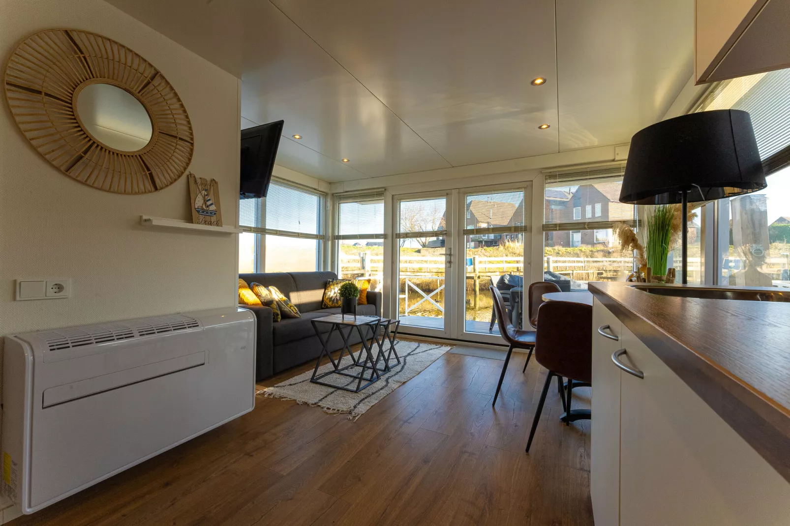 Houseboat Lemmer 1-Woonkamer