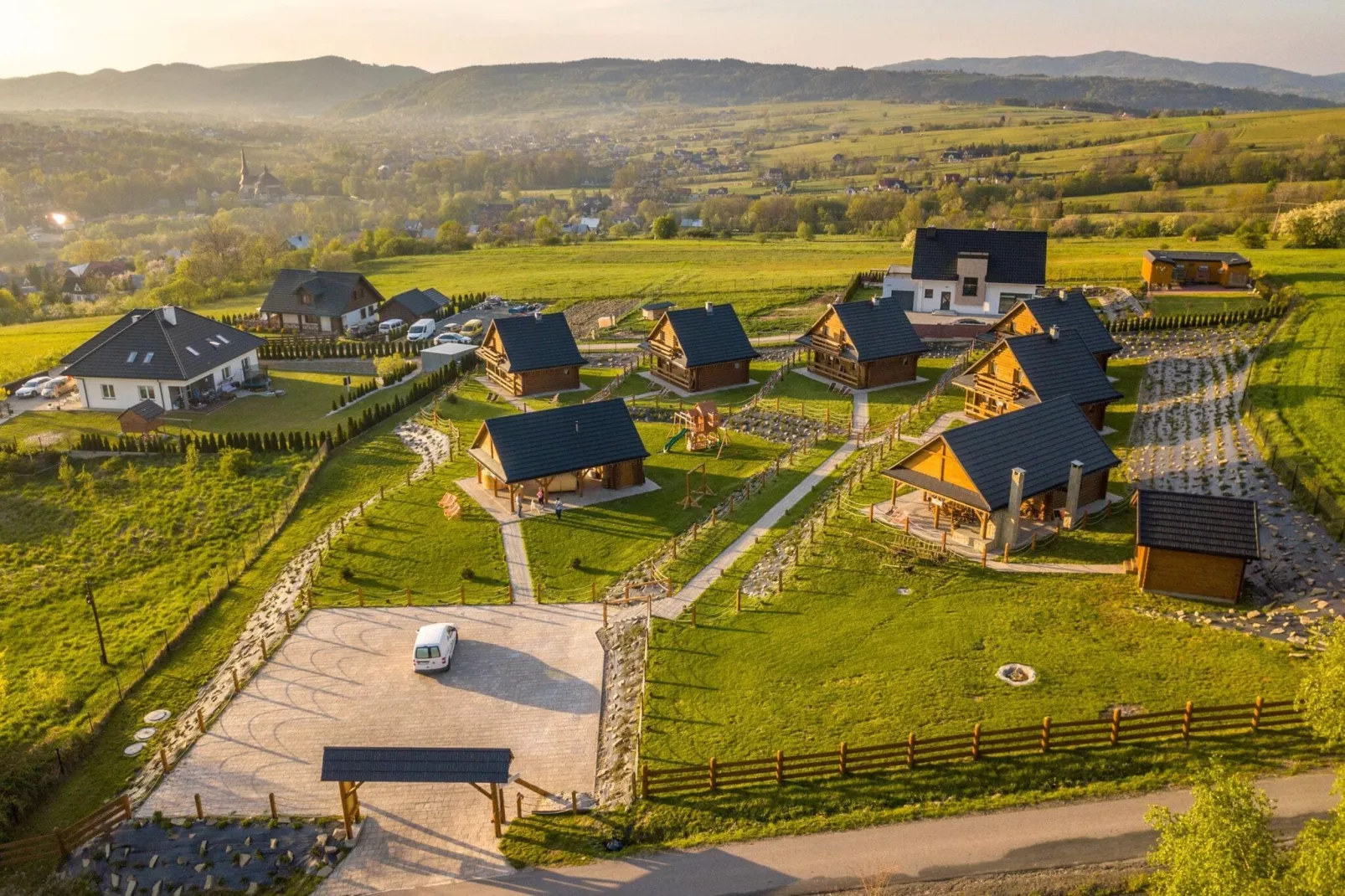 Luksusowe domy wakacyjne z basenem i sauną-Buitenkant zomer