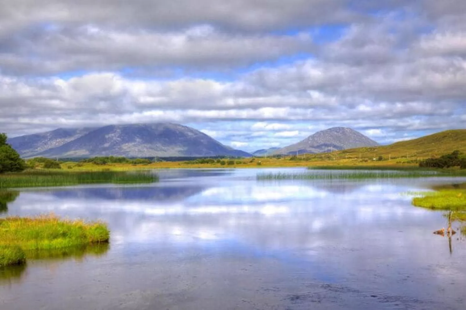 Cottage in Oughterard Co Galway-Waterzicht