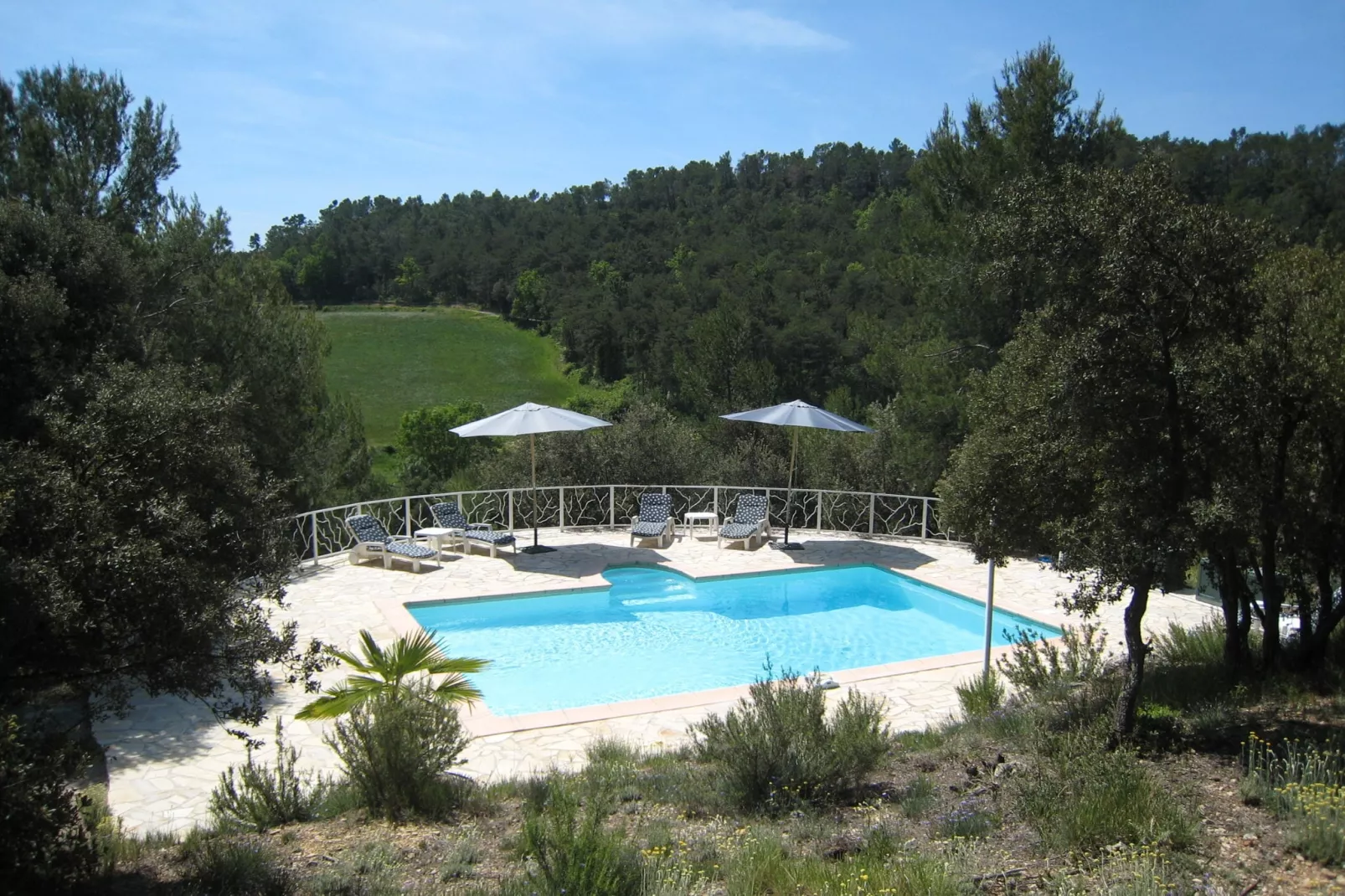 Bergerie Caseneuve-Tuinen zomer
