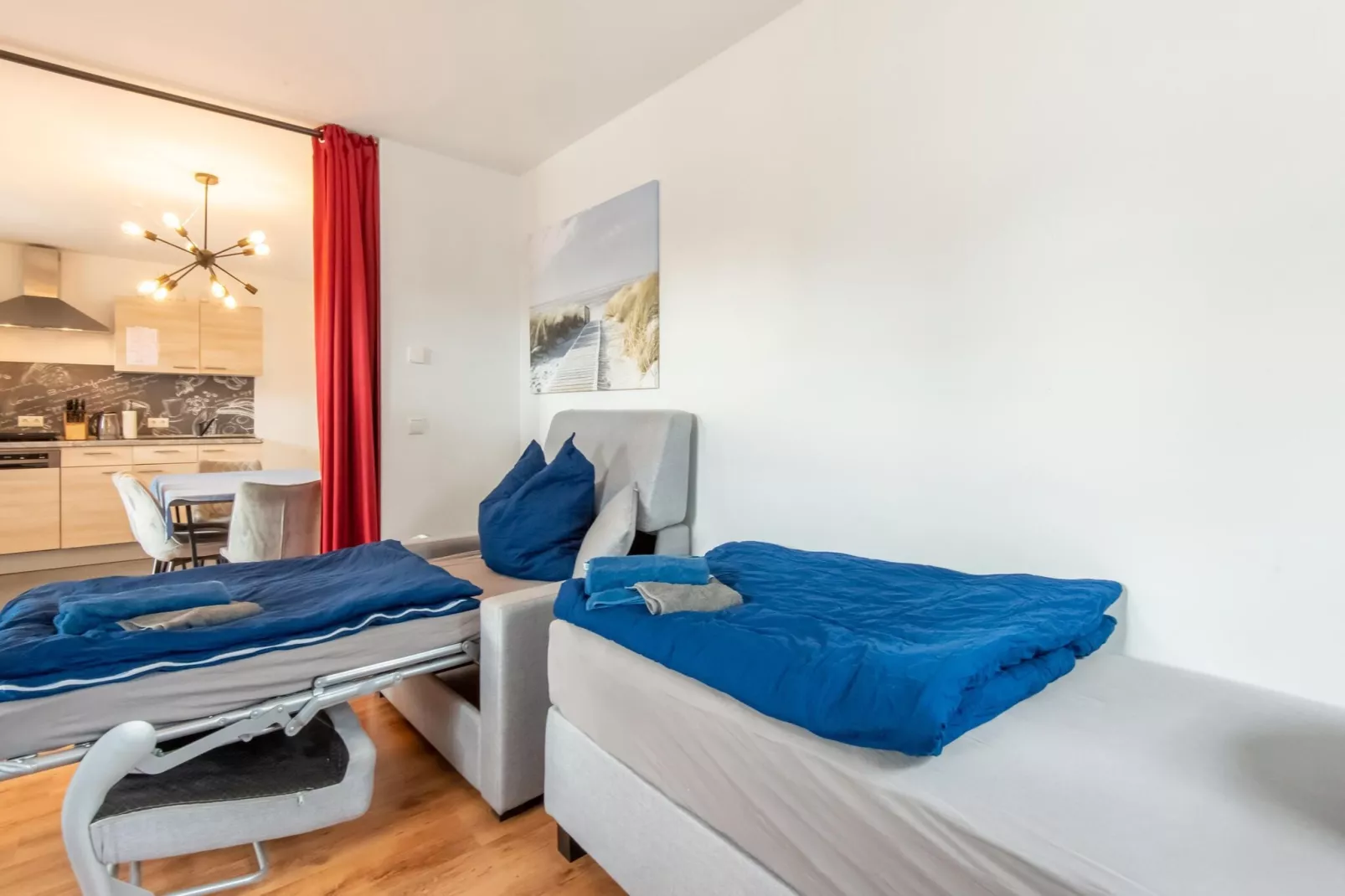Ferienwohnung Haunsheim - rechts & links