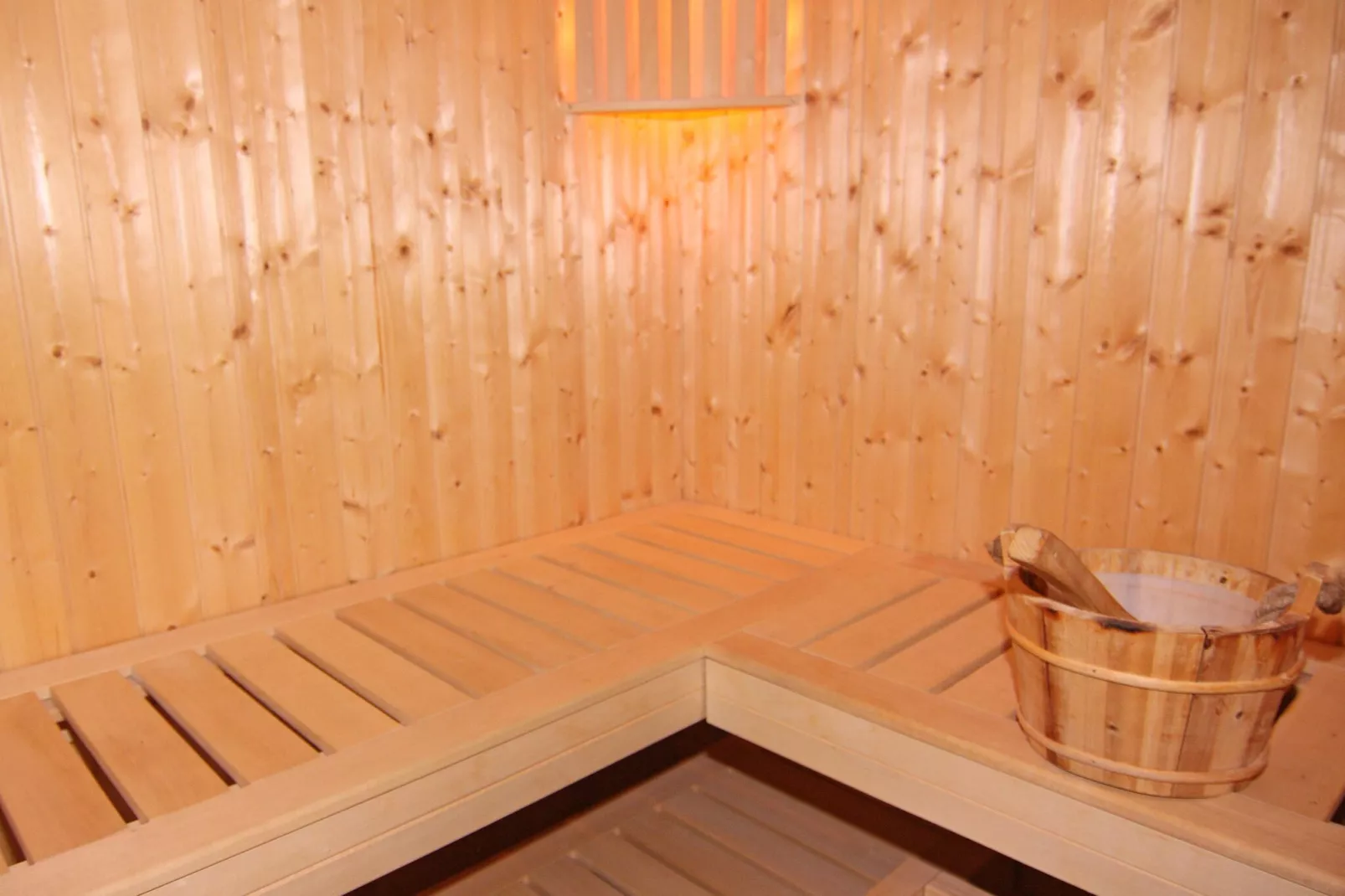 DHH Ostseehaus  I links-Sauna