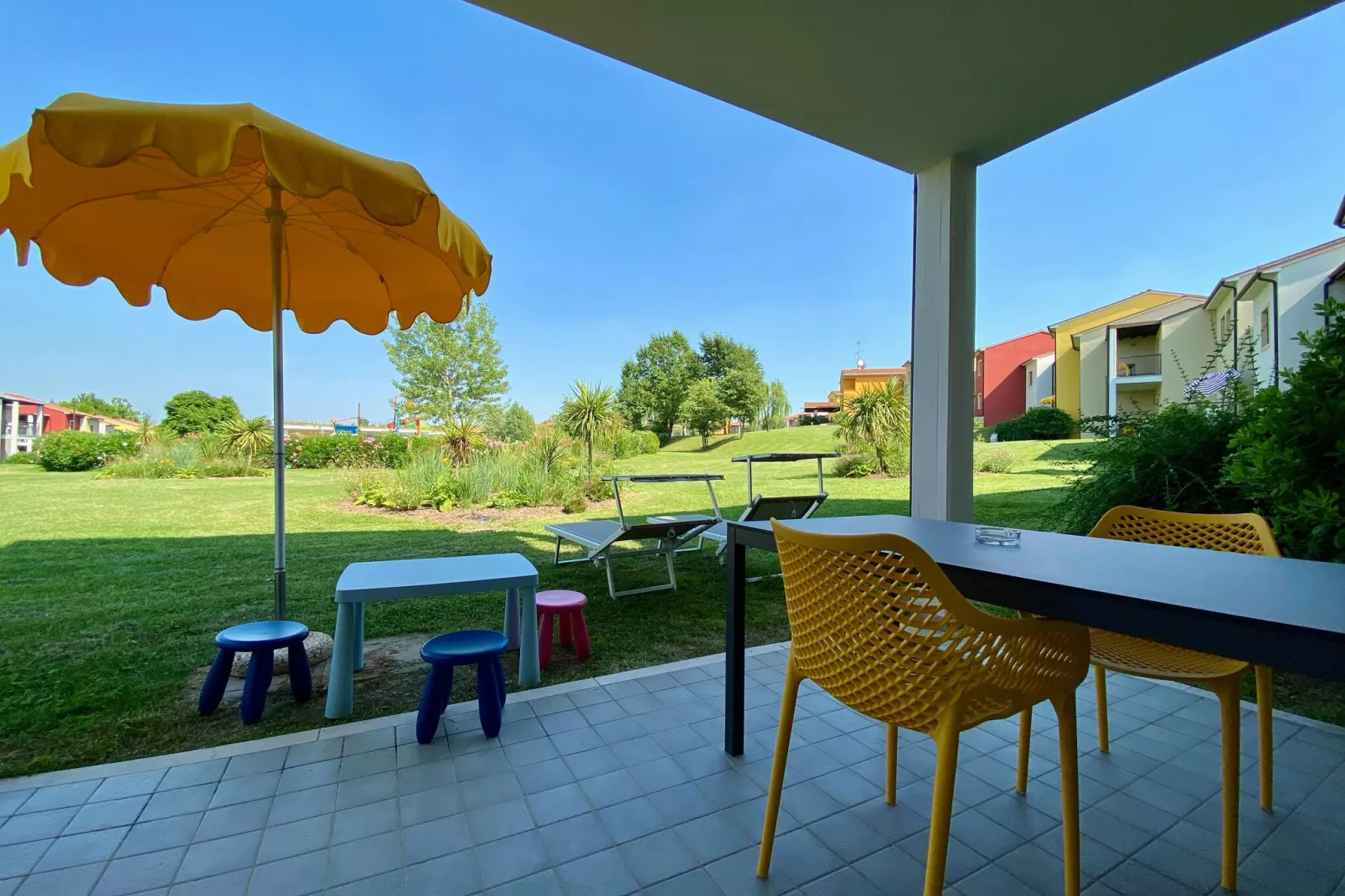 Residence Belvedere Village Castelnuovo del Garda-Trilo Family-Terrasbalkon