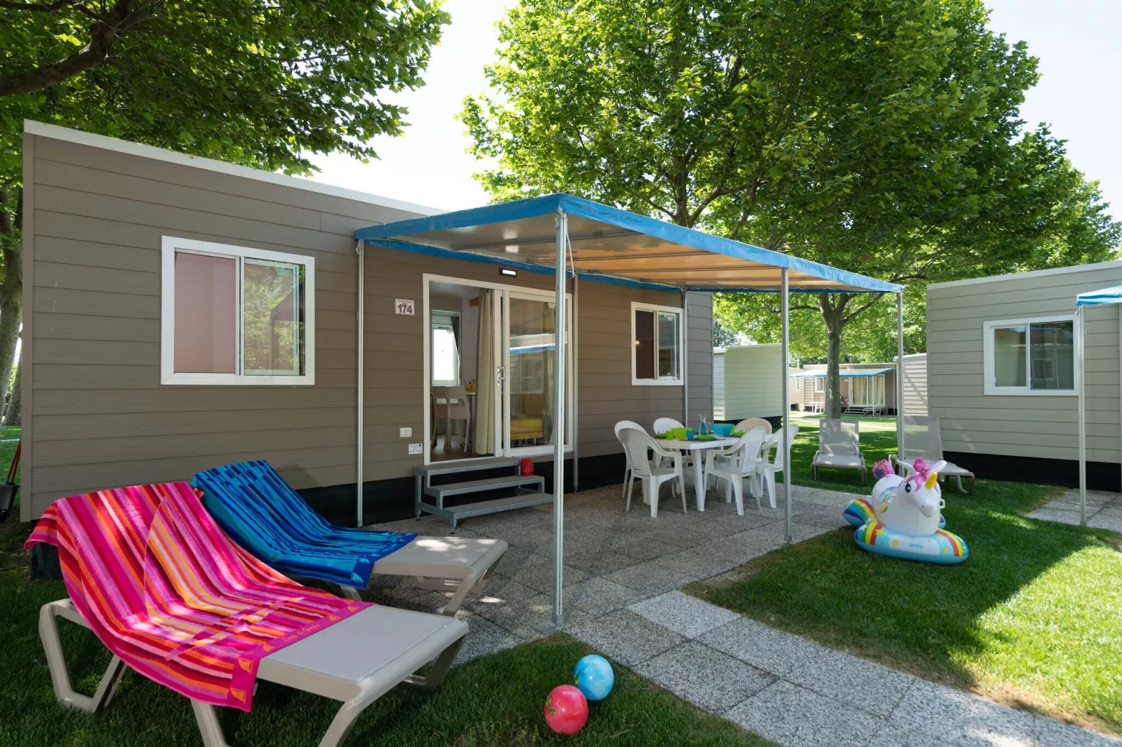 Mobile Homes San Francesco, Desenzano-Garda Suite DL-Buitenkant zomer