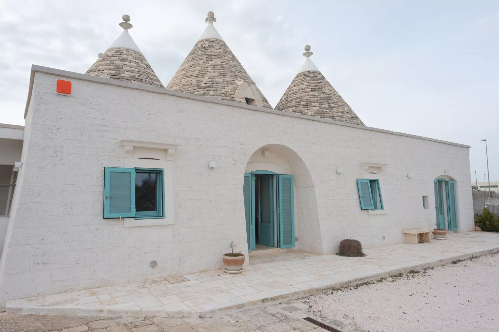 Trulli di Mina - Lamia Fresia Locorotondo-Buitenkant zomer