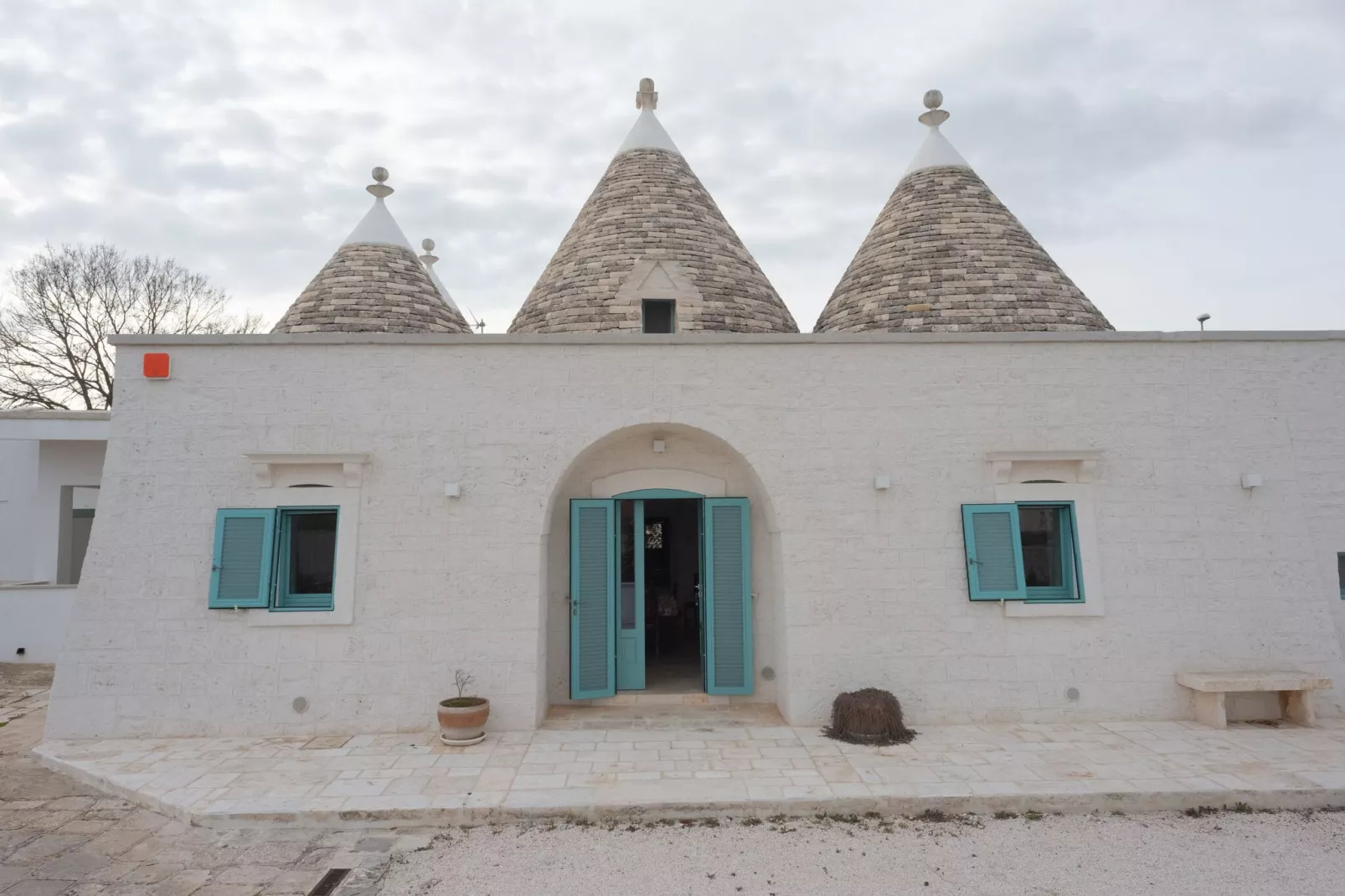 Trulli di Mina - Lamia Fresia Locorotondo-Buitenkant zomer