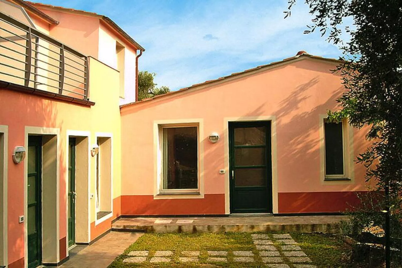 Apartments Borgo Verde Imperia superior M4U/A4 Superior-Buitenkant zomer