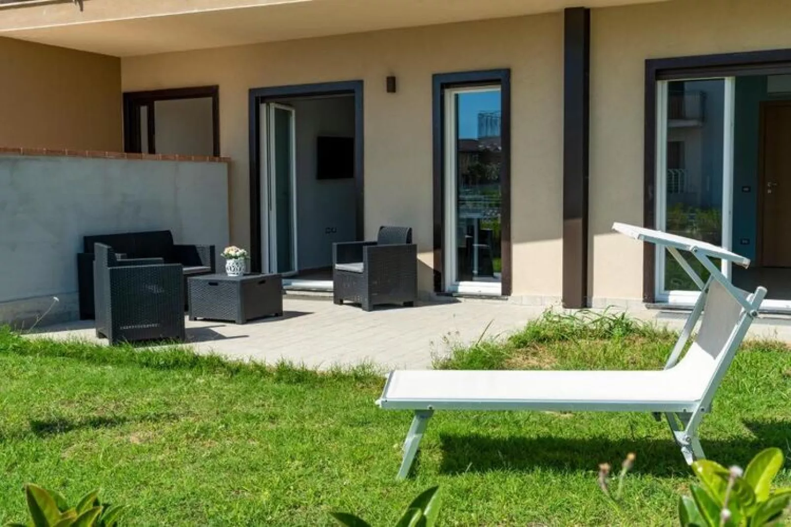 Hyèle Accommodation Experience Casal Velino - 2 bedroom 4 pax / Trilo Deluxe Garden View-Buitenkant zomer