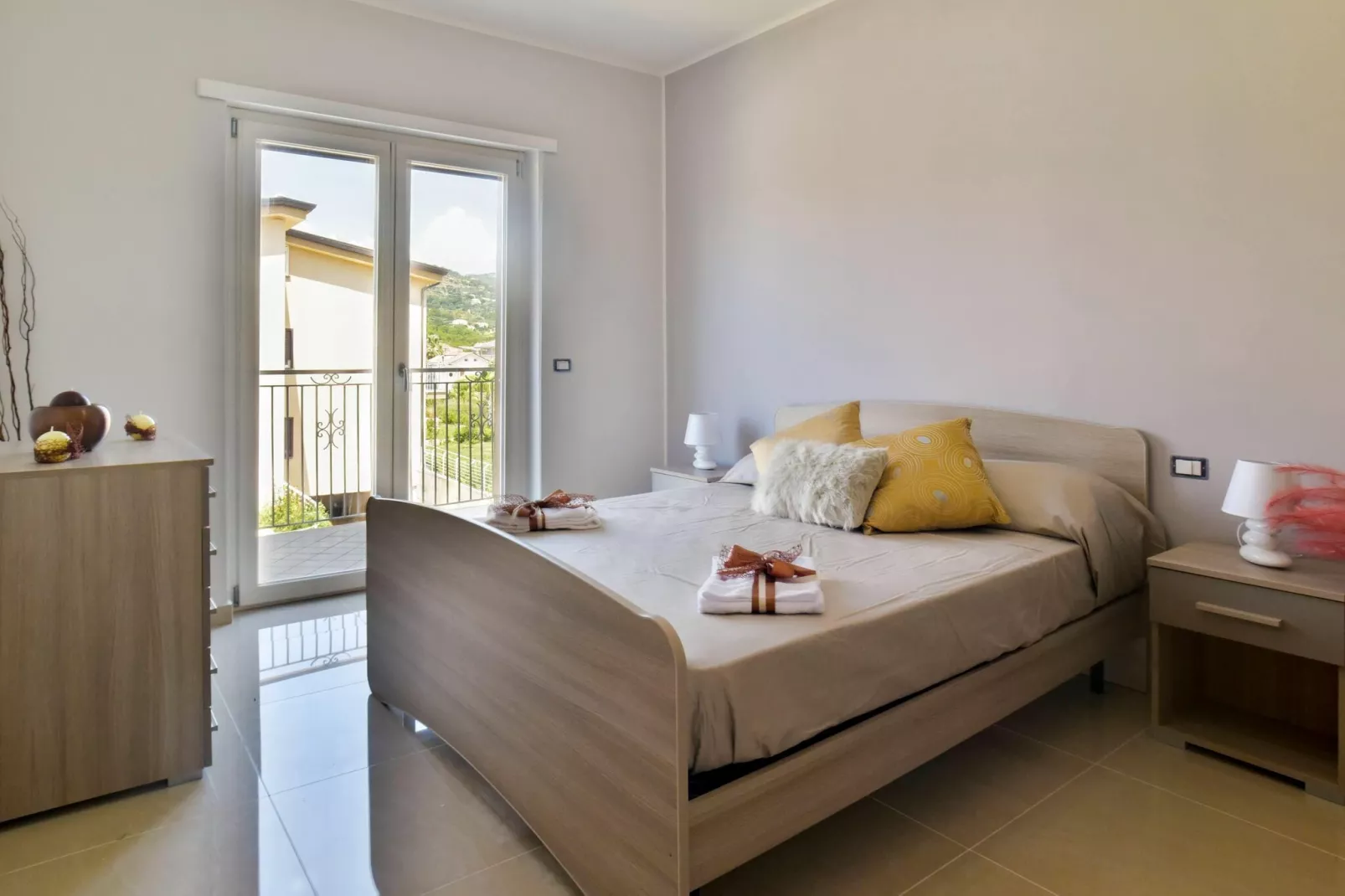 Hyèle Accommodation Experience Casal Velino - 2 bedroom balcony 4 pax / Trilo Deluxe Balcony-Slaapkamer