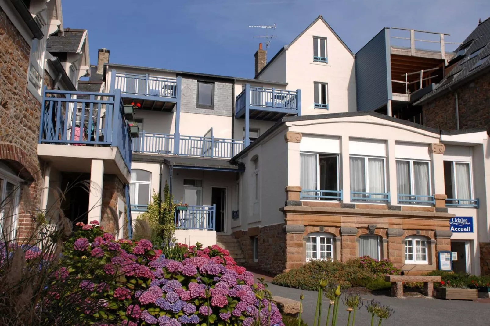 Résidences Les Bains 3-Buitenkant zomer