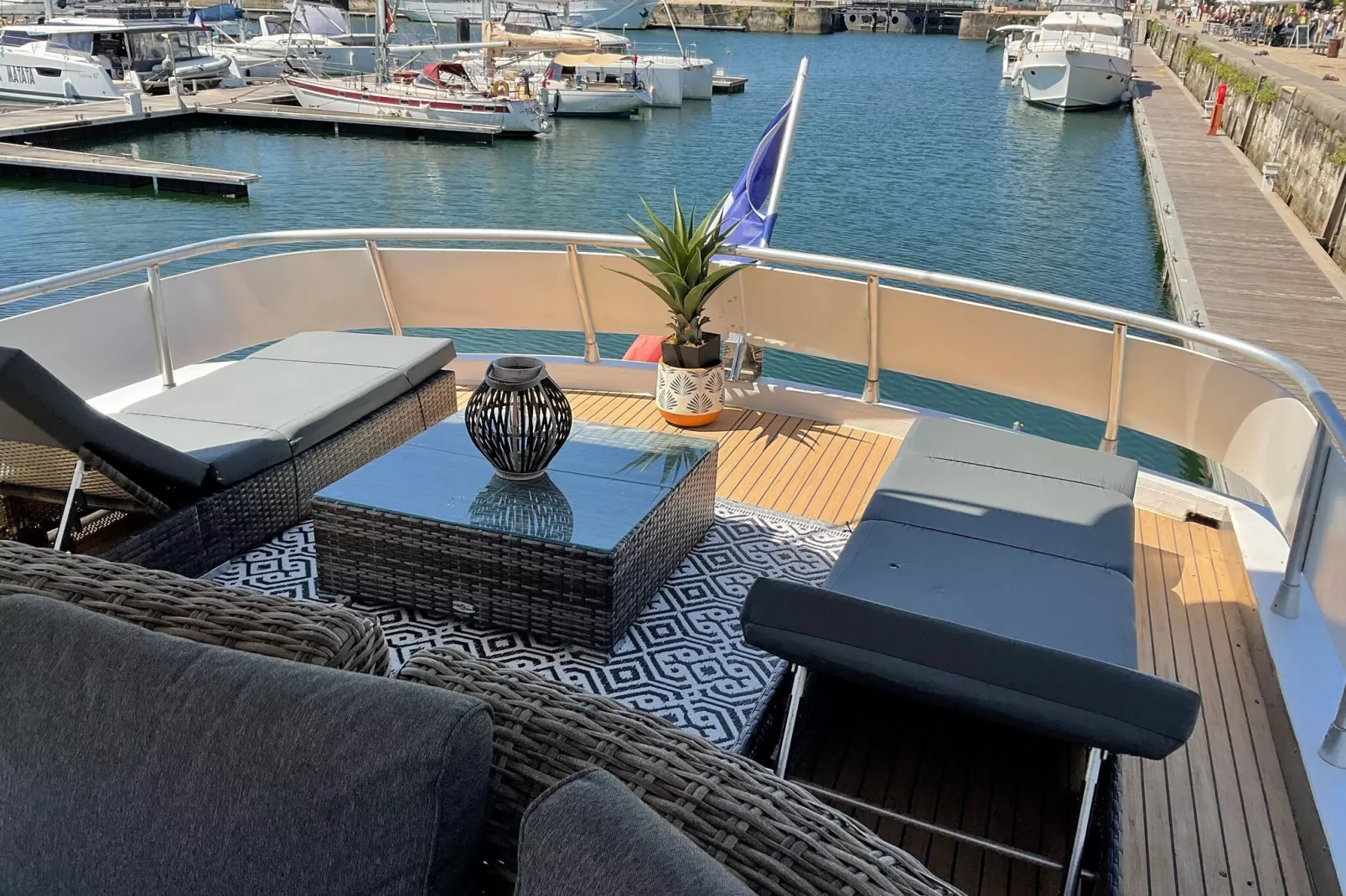 Yacht aquamarina-Terrasbalkon