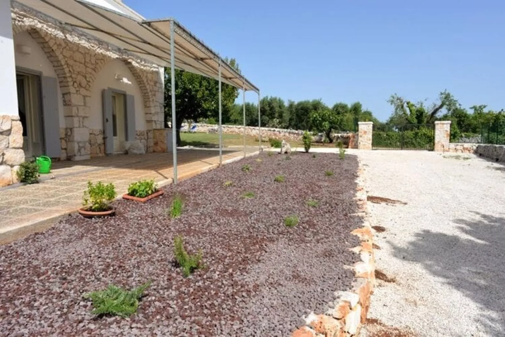 Casale Dolina Verde Ostuni-Buitenkant zomer