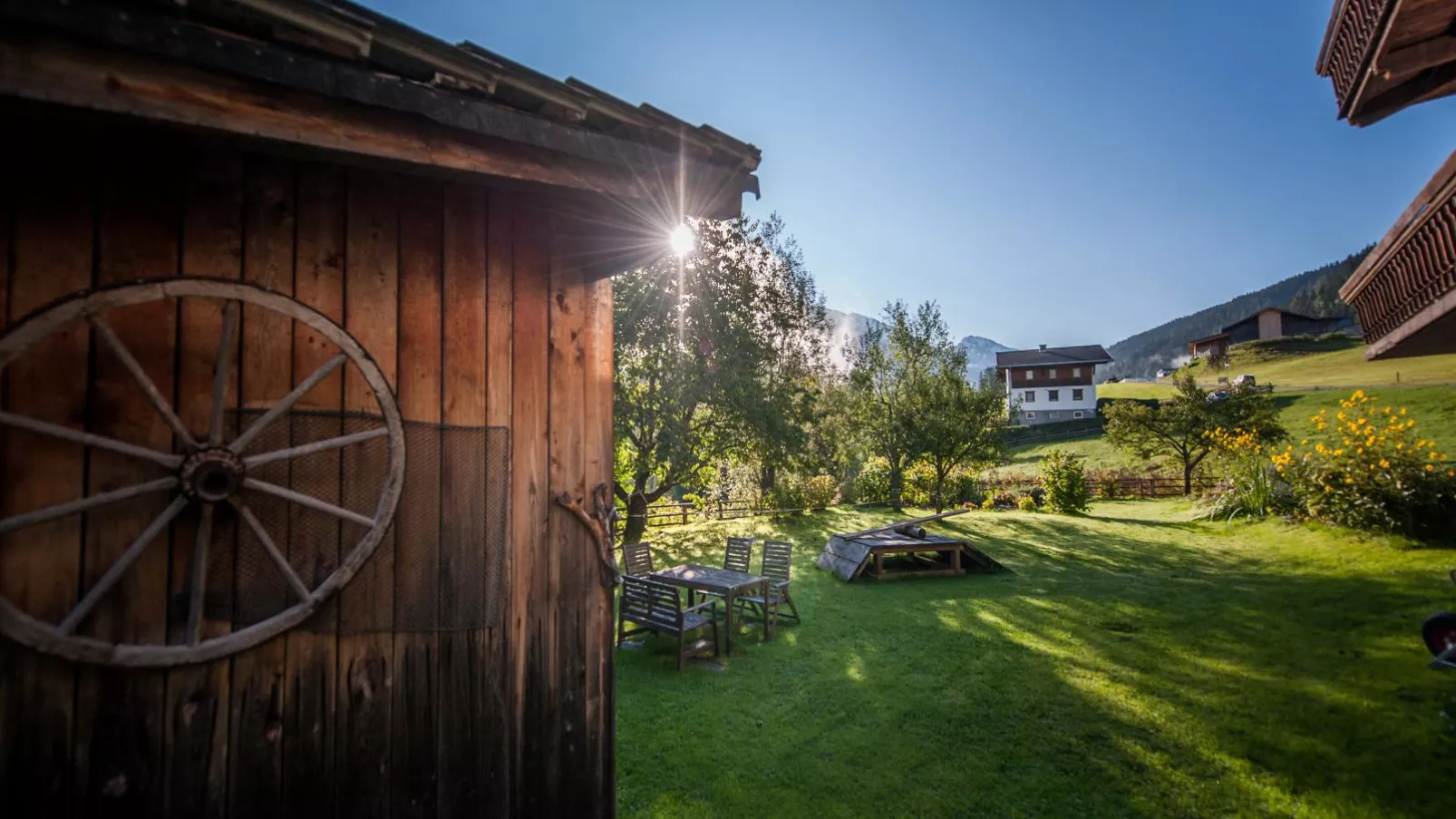 Pistenblick Forstau-Tuinen zomer