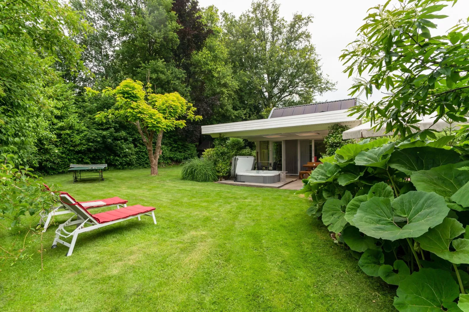 De Engelse tuin van Oldenzaal-Tuinen zomer