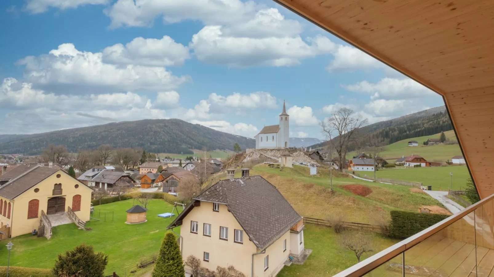 Ski-Nature Apartment Lungau-Uitzicht zomer