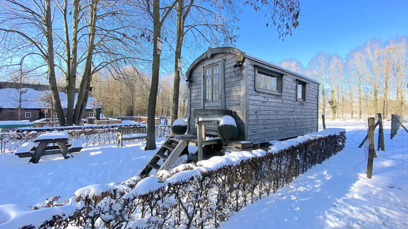 Pipowagen het Oventje-Exterieur winter