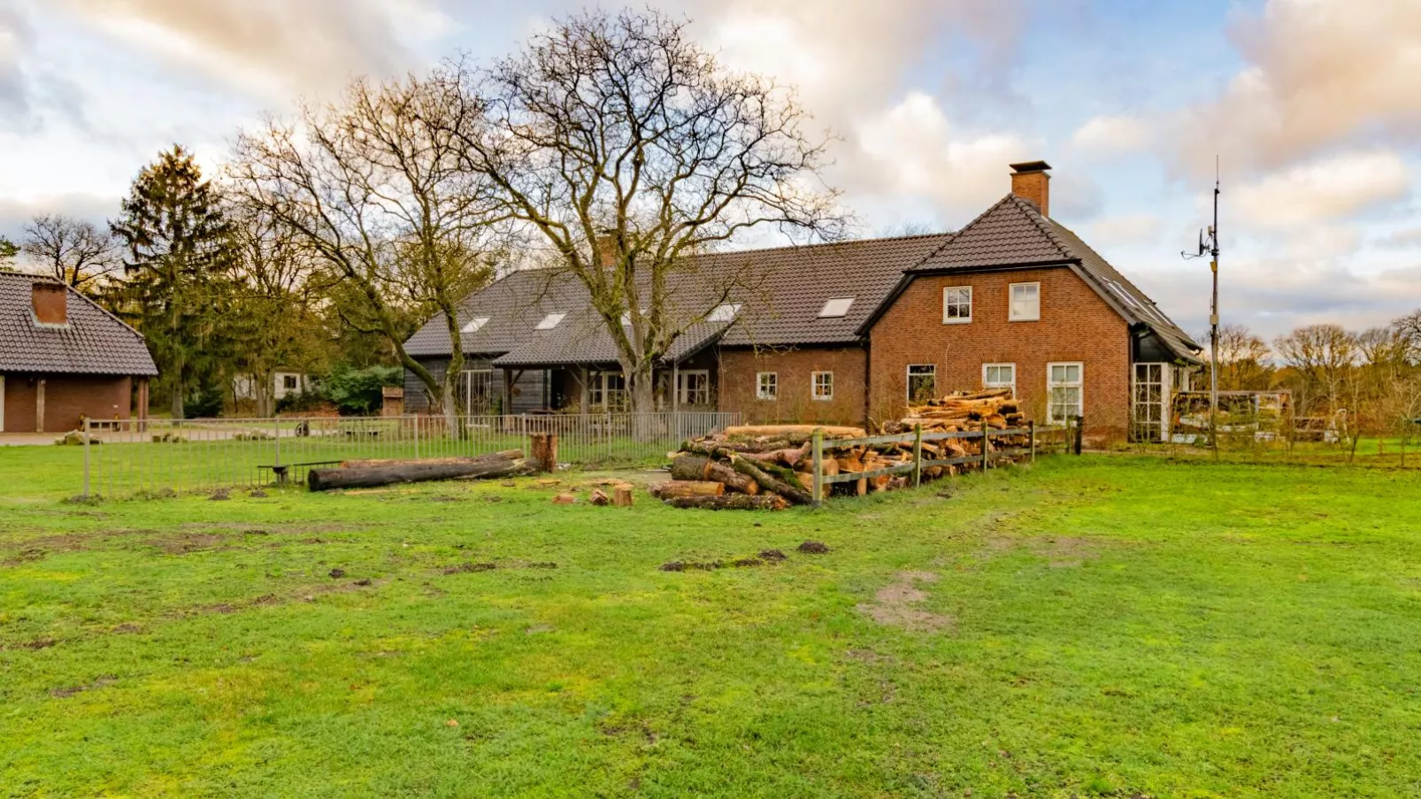 Lodge Slabroek-Buitenkant zomer