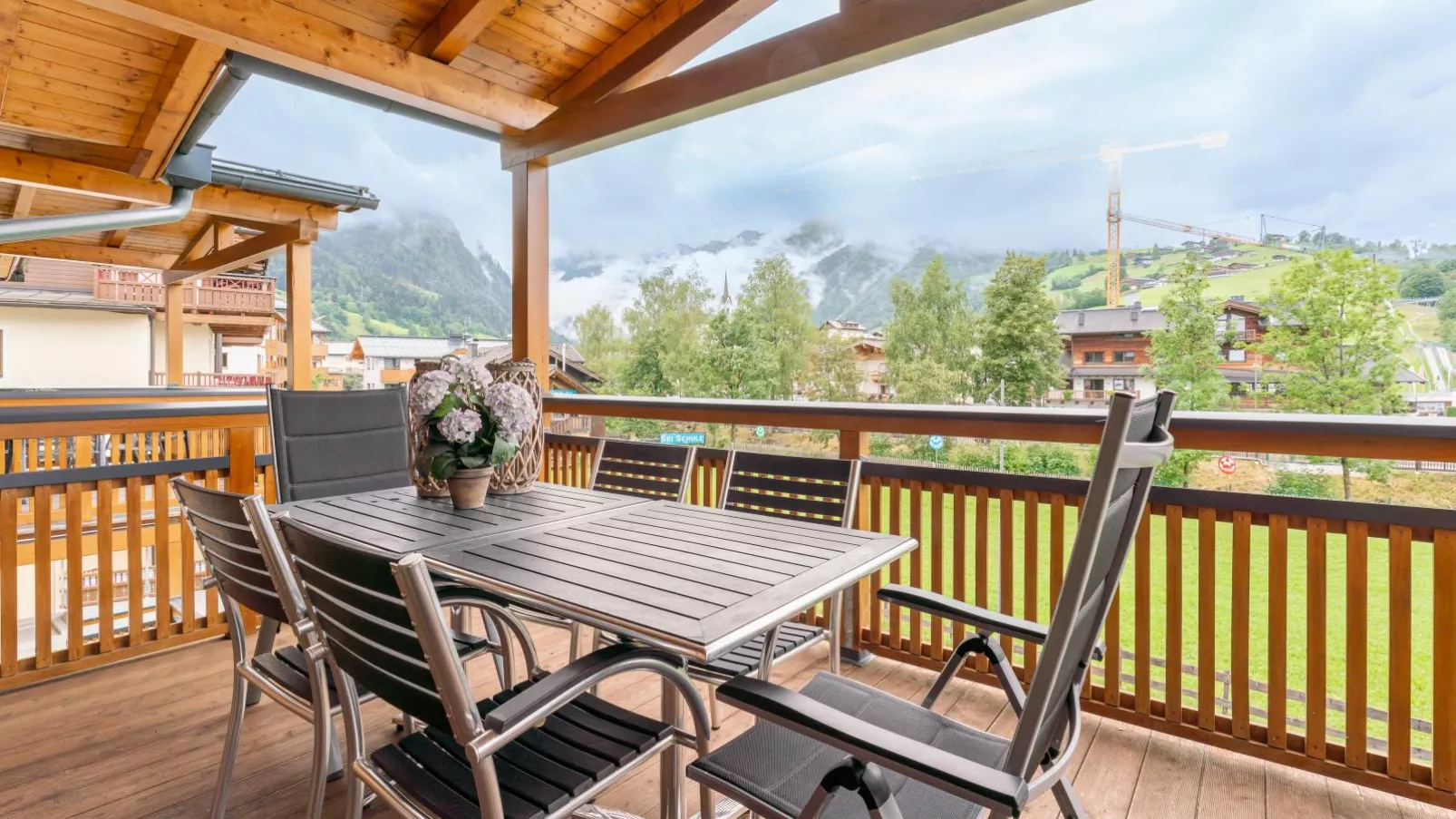 Style Apartment Kaprun - Top 9 - By Villa for You-Terrasbalkon