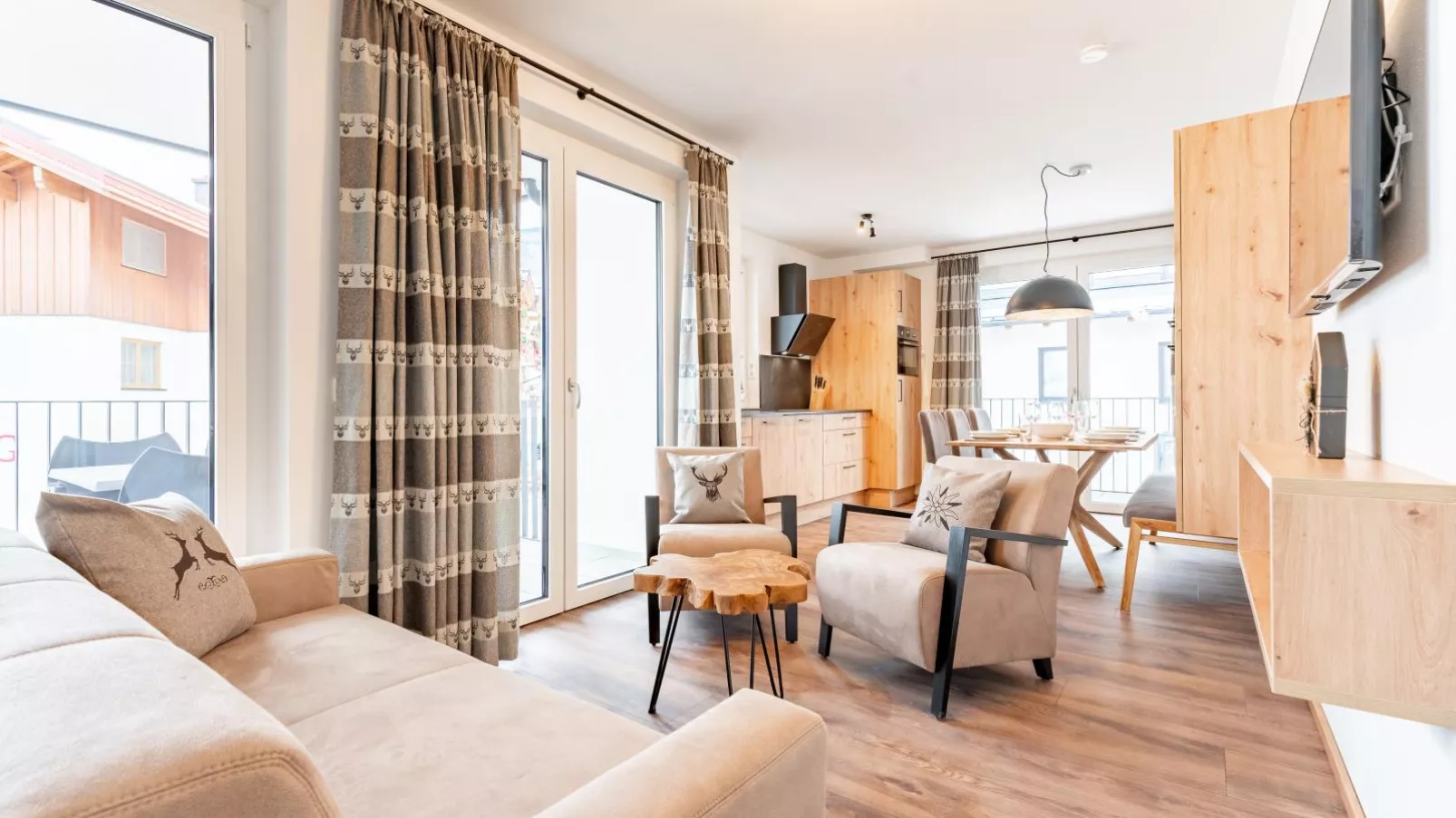 Falken Suites TOP 5-Woonkamer