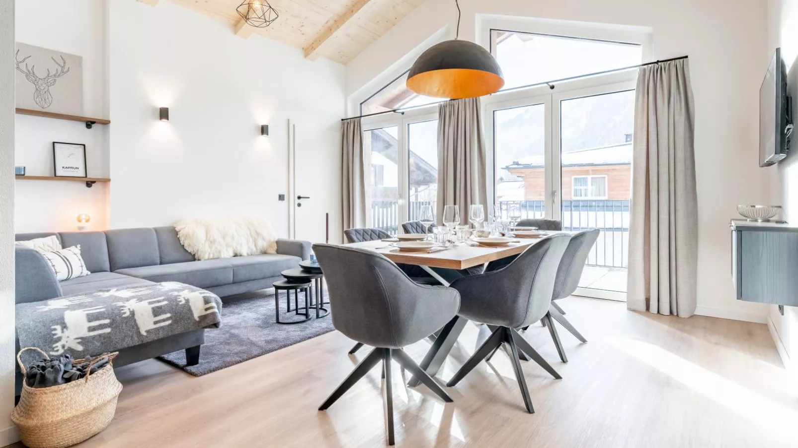 Falken Suites TOP 6-Eetkamer