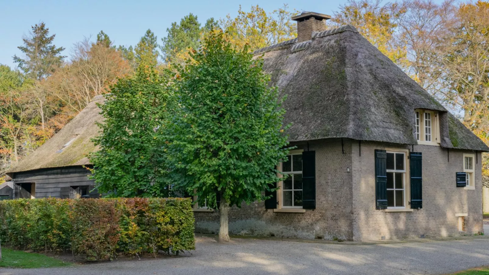 De Jager en de gelagkamers-Buitenkant zomer