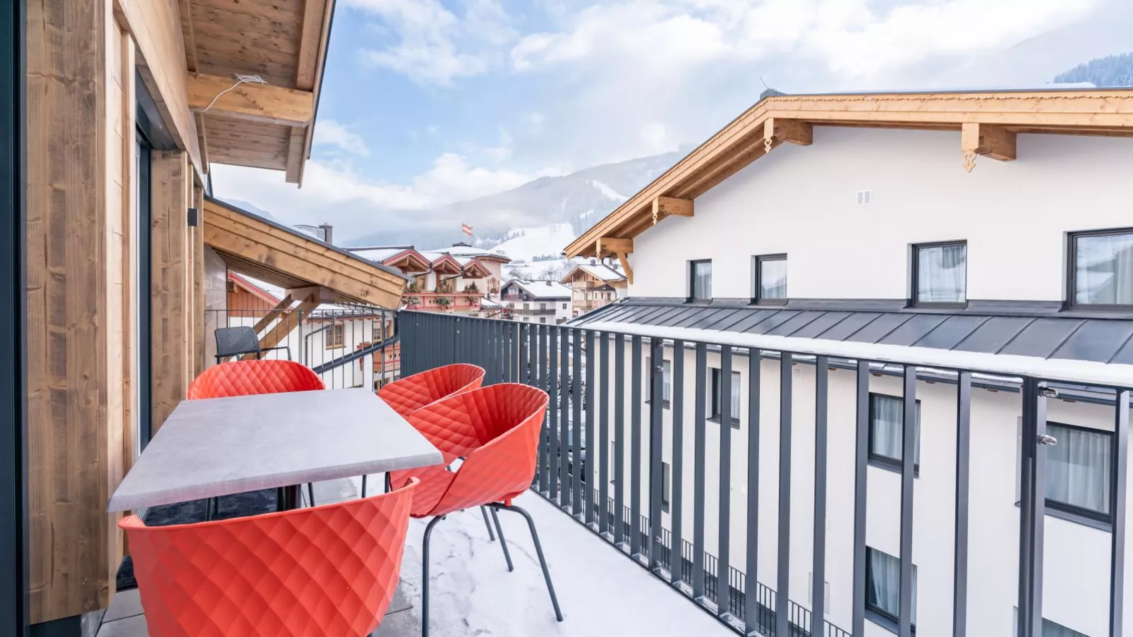 Falken Suites TOP 7-Terrasbalkon