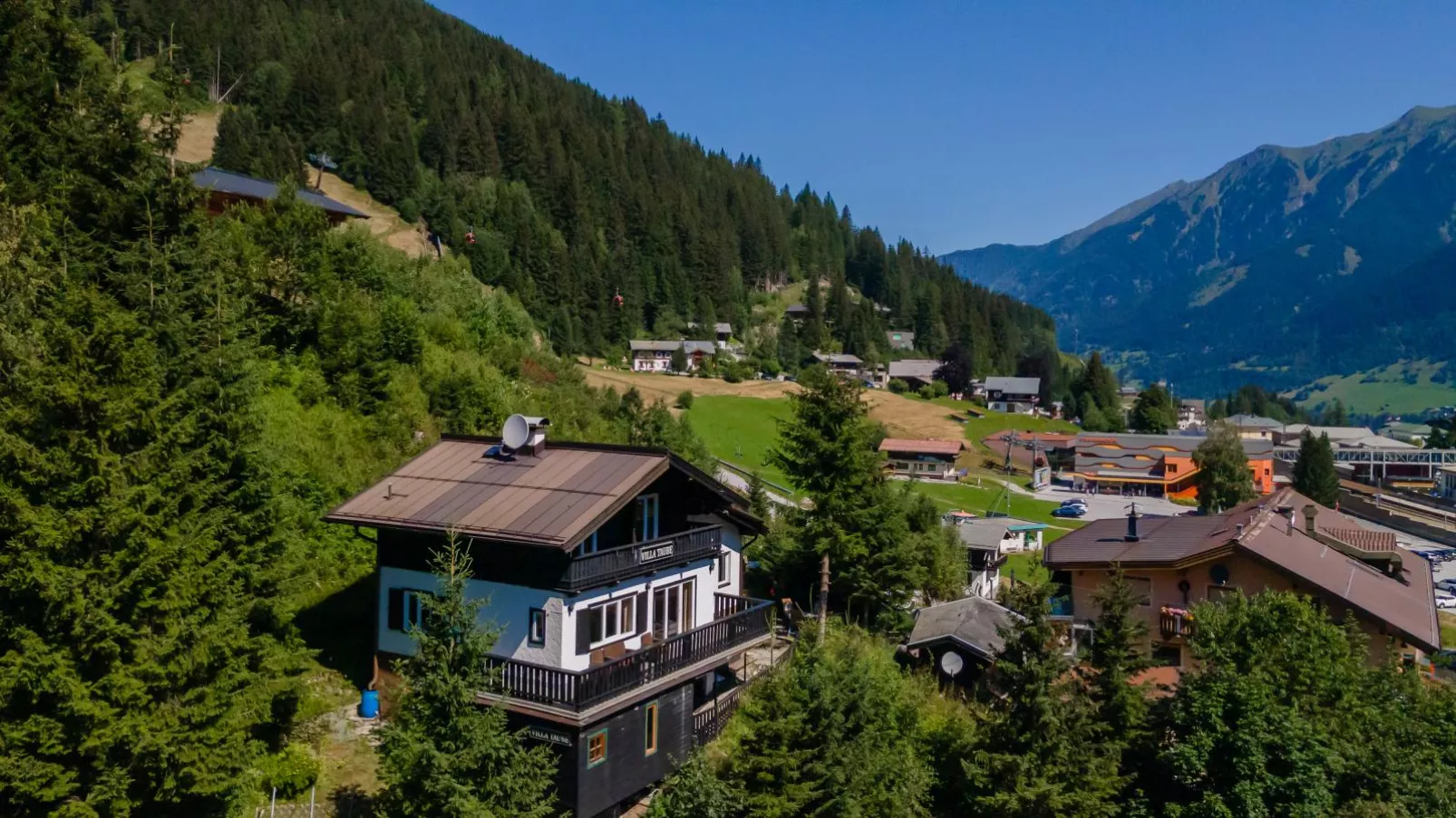 Villa Taube-Buitenkant zomer