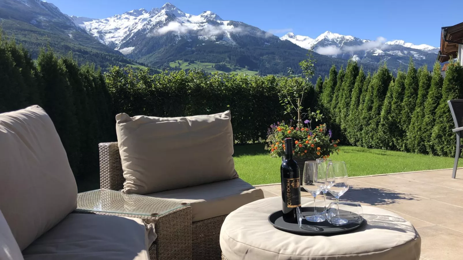 Sonnen Lodge Kaprun-Tuinen zomer